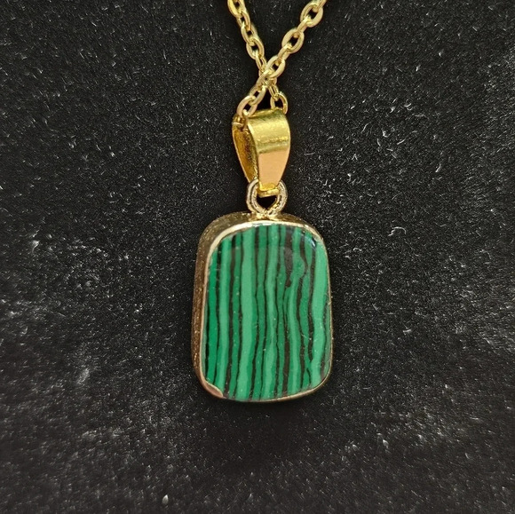 Green Malachite Tree of Life Necklace with 18in Gold Chain - Picture 5 of 6